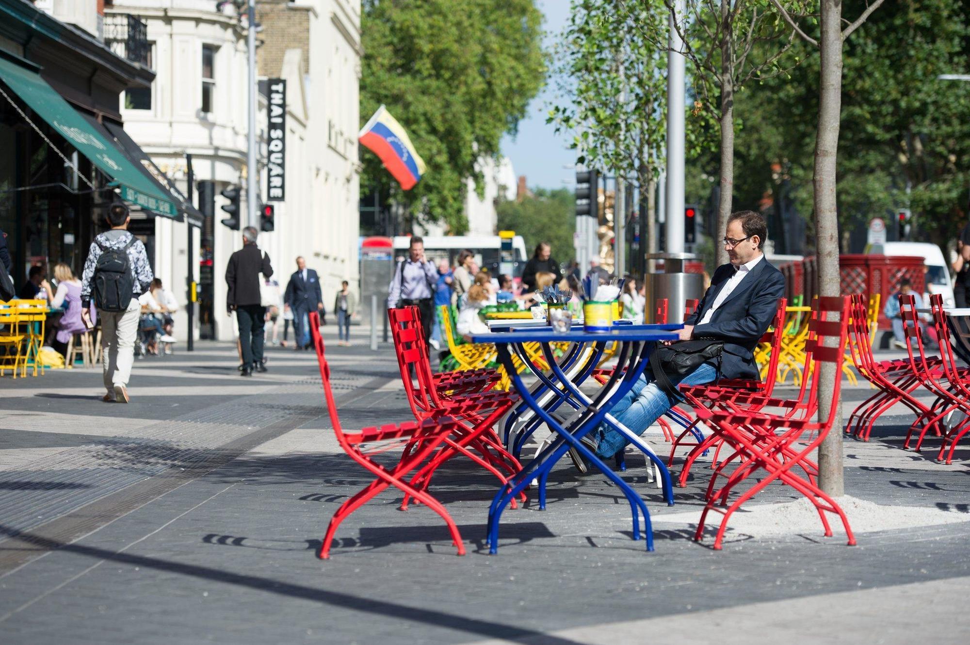 The Ampersand Hotel - Small Luxury Hotels Of The World London Luaran gambar Café tables in Paris